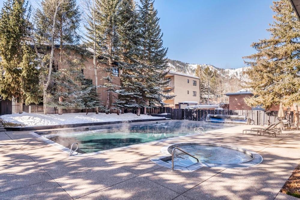 Chateau Roaring Fork Unit 22, Spacious Condo With Beautiful River Views, 4 Blocks To Town Aspen Buitenkant foto